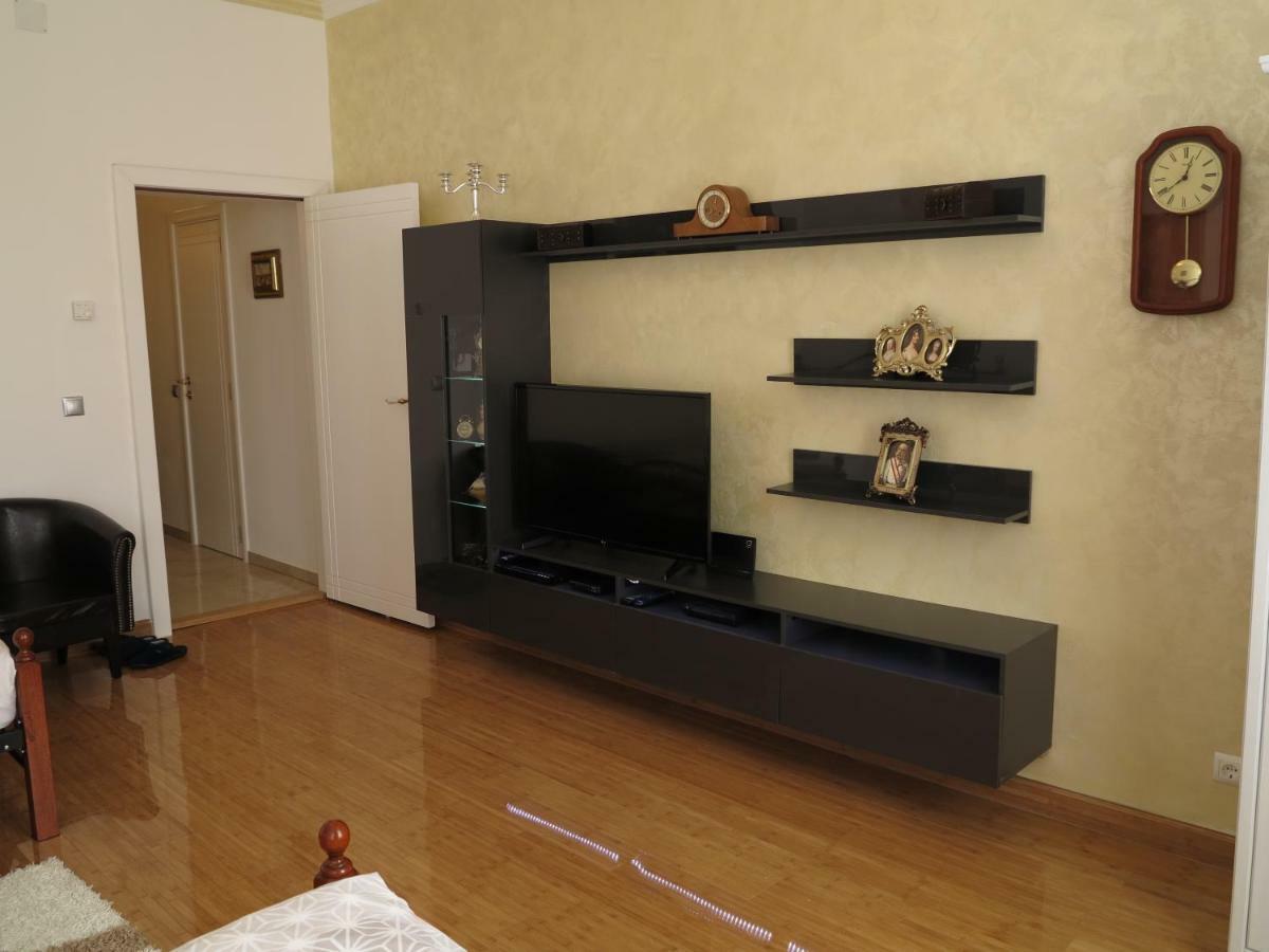 Small Luxury Kapitol Wiedeń