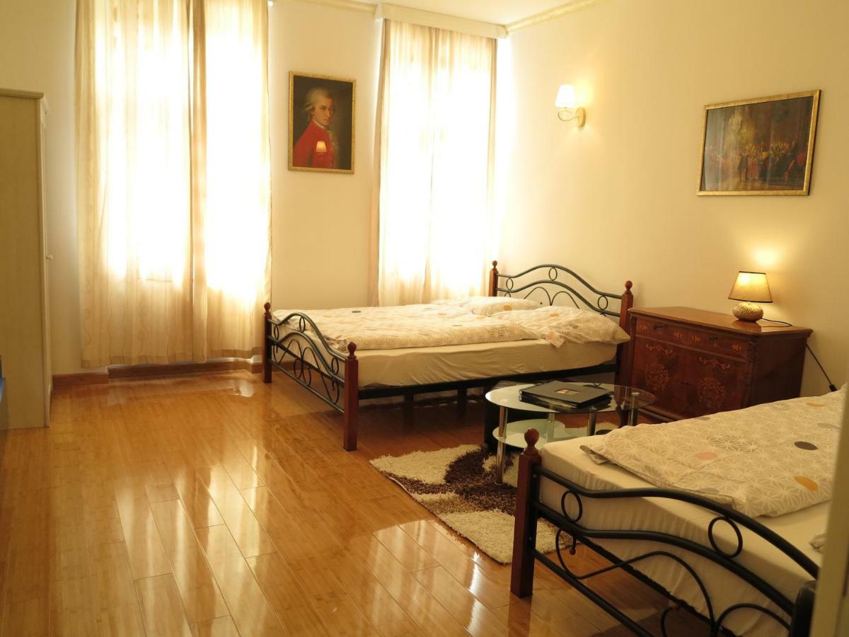 Small Luxury Kapitol Apartament