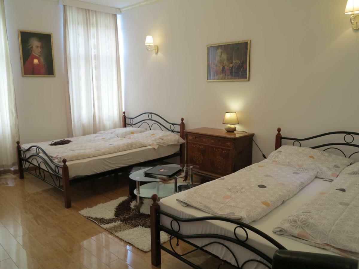 Small Luxury Kapitol Apartament